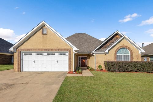 126 Boulder Creek Dr, Smiths Station, AL, 36877-3281 | Card Image