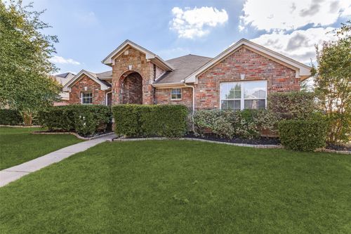 300 Lottie Ln, Saginaw, TX, 76179-1860 | Card Image