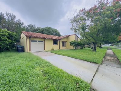 5323 Maize Street, House other with 3 bedrooms, 2 bathrooms and null parking in ORLANDO FL | Image 3