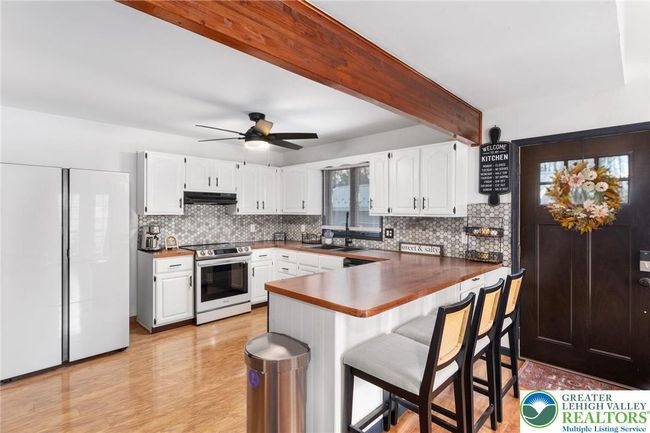 64 Autumn Ln, House other with 3 bedrooms, 2 bathrooms and null parking in Jim Thorpe PA | Image 42