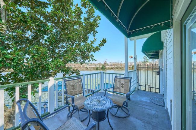 Upper deck off the sunroom and home office | Image 39