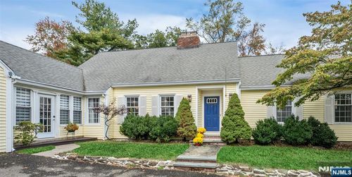 17 Holly Dr, Upper Saddle River, NJ, 07458-1521 | Card Image