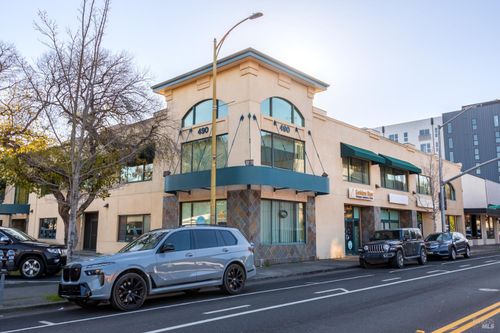 490 Mendocino Ave, Santa Rosa, CA, 95401-8530 | Card Image