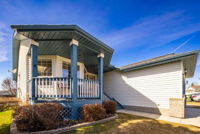 4 West Terrace Drive, Home with 4 bedrooms, 3 bathrooms and 4 parking in Cochrane AB | Image 3