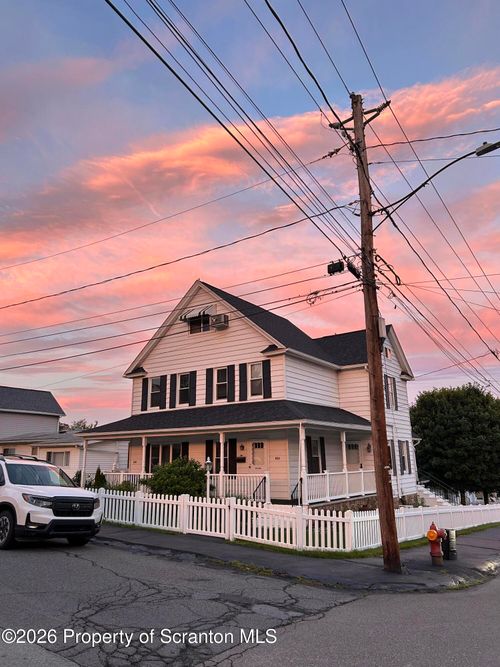832 Brook St, Dickson City, PA, 18519-1439 | Card Image