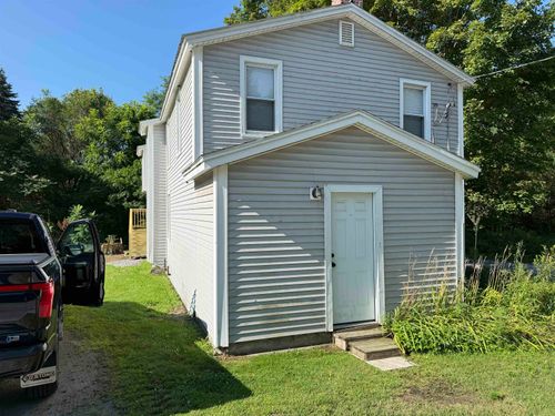 11 Meadow St, Wallingford, VT, 05773-9496 | Card Image