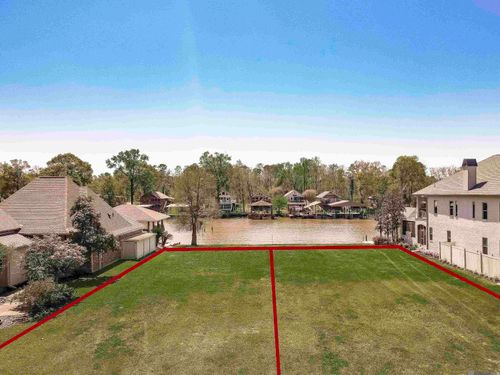 21049 Waterfront East Dr, Maurepas, LA, 70449-5301 | Card Image