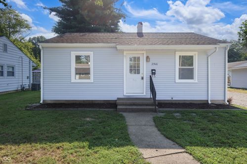 2541 Pearl St, Columbus, IN, 47201-3611 | Card Image