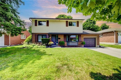 30 Taylor Ave, Cambridge, ON, N1R5M4 | Card Image