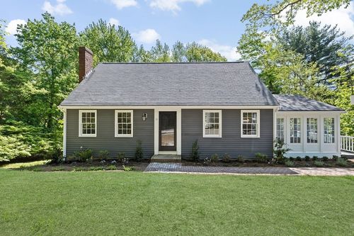 14 Spring St, Hingham, MA, 02043-2939 | Card Image