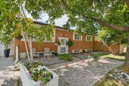 353 Grand Ridge Dr, Cambridge, ON, N1S3Z7 | Card Image