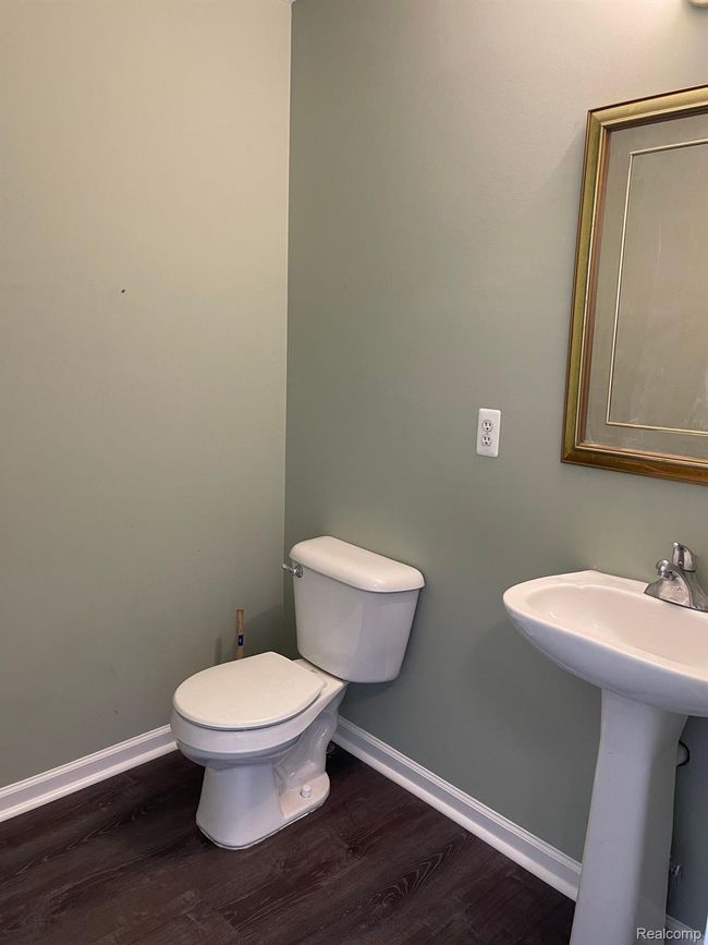 47000 Harbour Pointe Ct, House other with 4 bedrooms, 3 bathrooms and null parking in Van Buren Twp MI | Image 13