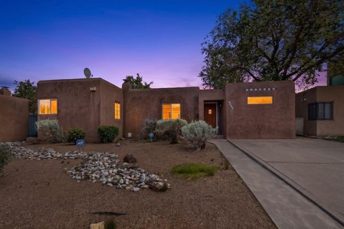 3020 Mackland Ave Ne, Albuquerque, NM, 87106-2018 | Card Image