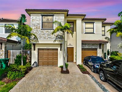 25019 Sw 108th Ave, Townhouse with 3 bedrooms, 2 bathrooms and null parking in Homestead FL | Image 1