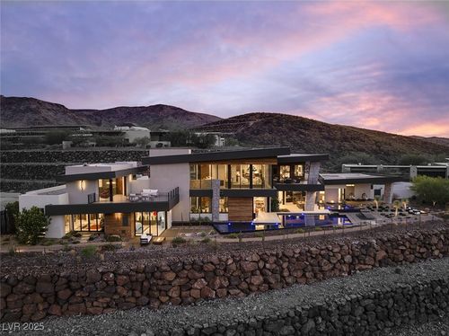 6 Vista Crescent Ct, Henderson, NV, 89012-7301 | Card Image
