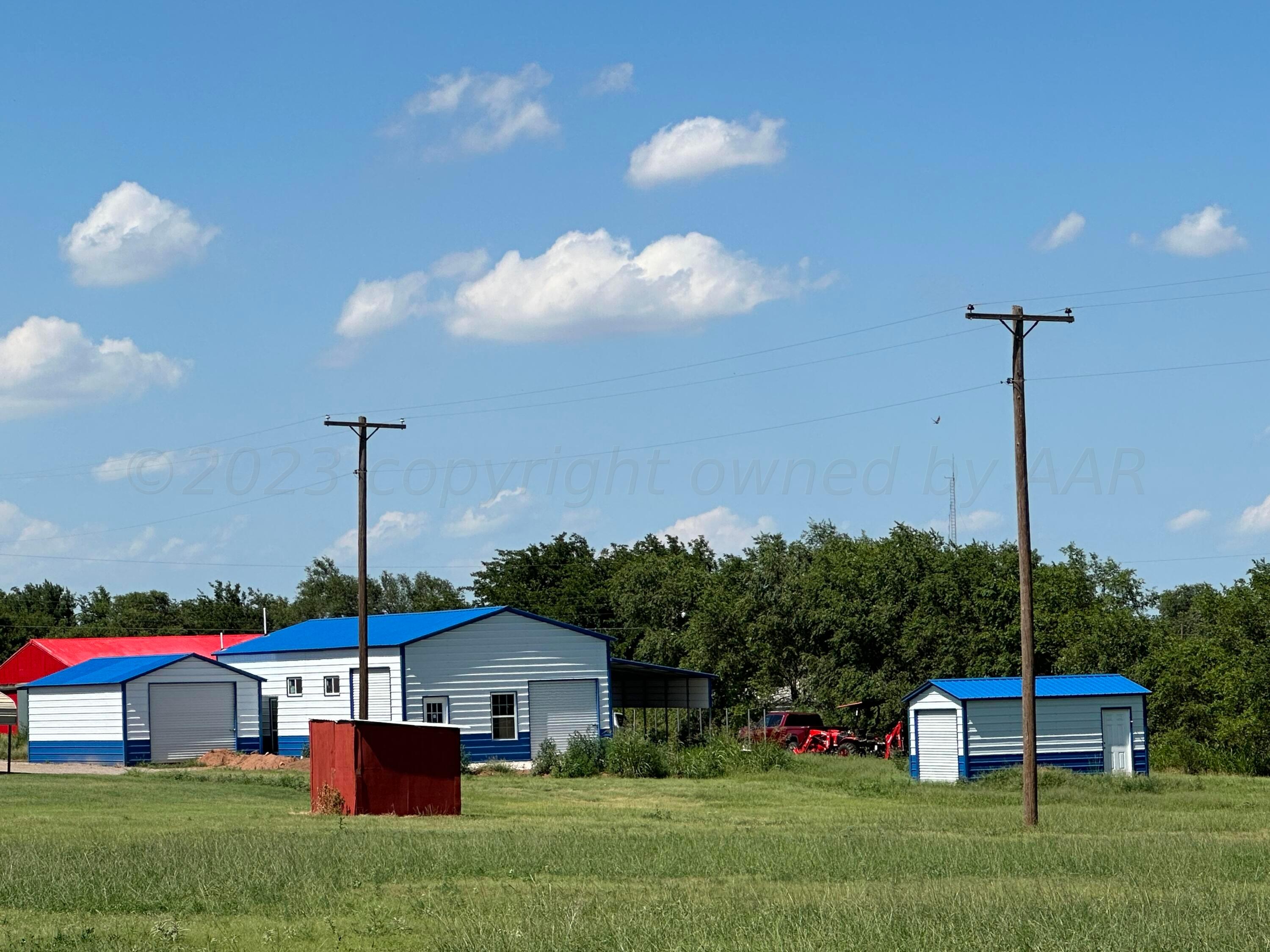 Commercial Sale in Shamrock