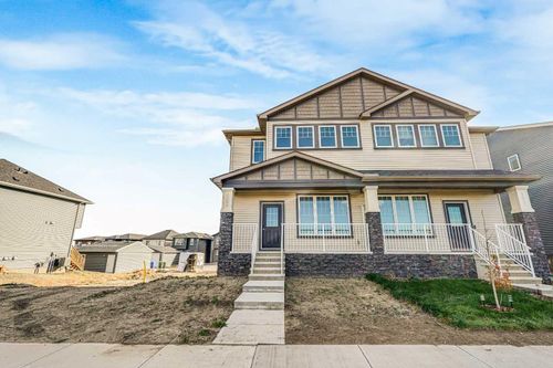 193 Bridgeport Gate, Home with 3 bedrooms, 3 bathrooms and 2 parking in Chestermere AB | Card Image