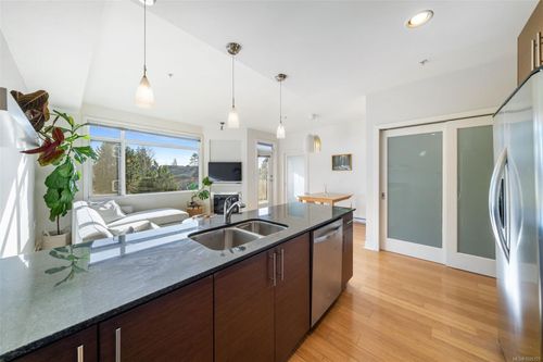 303-3614 Richmond Rd, Victoria, BC, V8P4R5 | Card Image