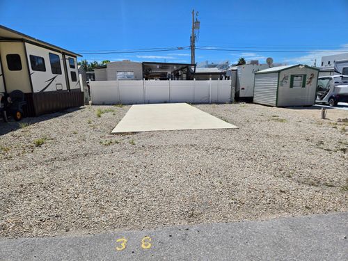 38-325 Calusa St, Key Largo, FL, 33037-2641 | Card Image