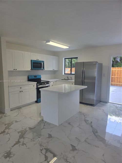 0-443 Nw 23rd Pl, Miami, FL, 33125 | Card Image