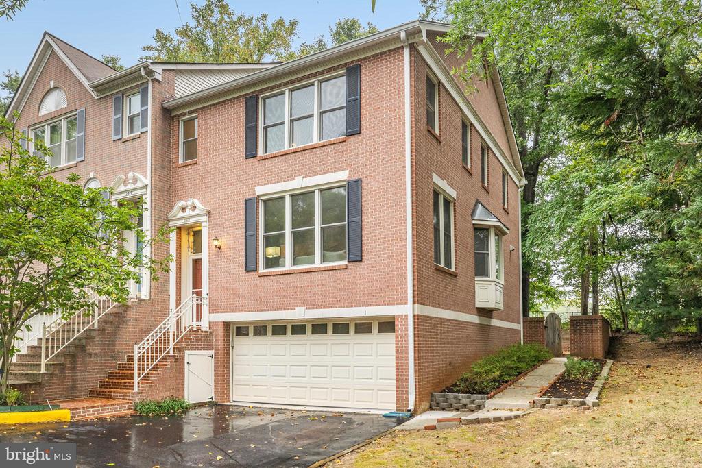 Oakton Crest Pl, Vienna, VA 22181