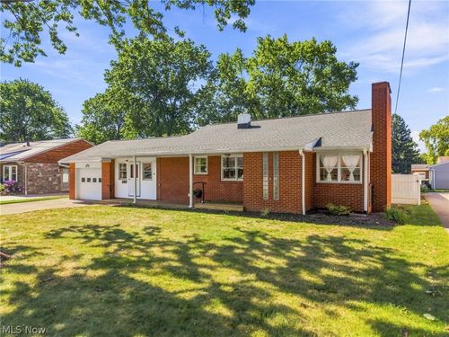 820 Harmon Street Sw, North Canton, OH, 44720 | Card Image
