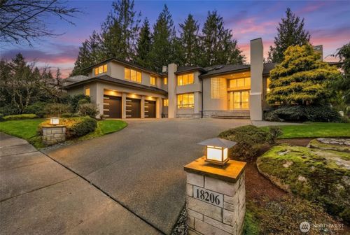 18206 Nw Montreux Dr, Issaquah, WA, 98027-7828 | Card Image
