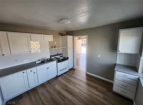 2320 Bassler St, North Las Vegas, NV, 89030-6109 | Card Image