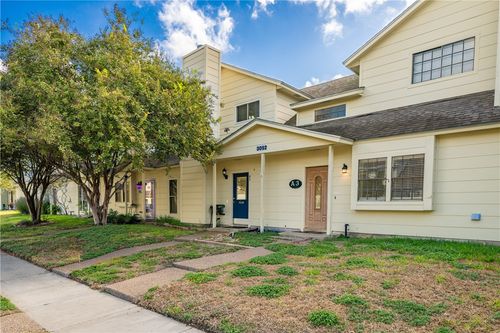 3052 Quail Springs Rd, Corpus Christi, TX, 78414-3318 | Card Image