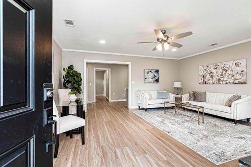 10178 Avenue B, Baton Rouge, LA, 70807-3617 | Card Image