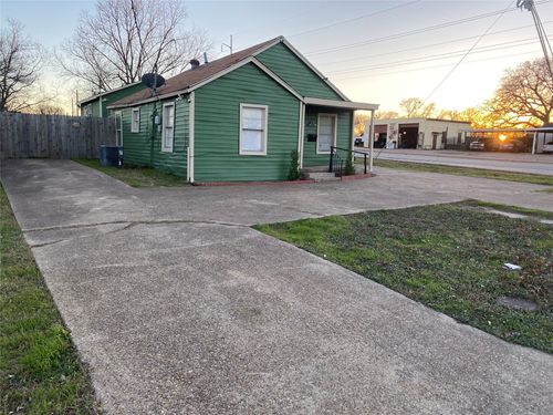 7002 Red Bud Dr, Dallas, TX, 75227-4119 | Card Image