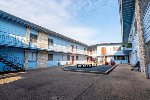 apt-111-2408 Longview St, Austin, TX, 78705-4216 | Card Image