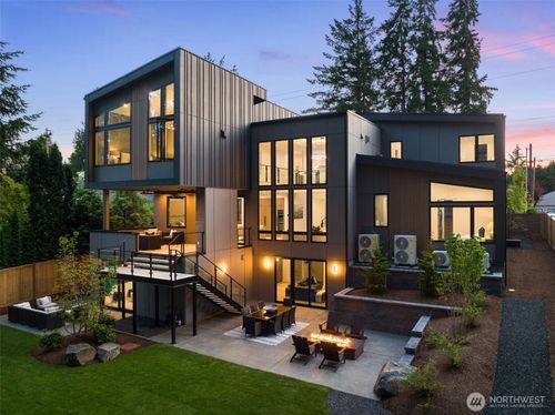 1224 108th Ave Se, Bellevue, WA, 98004-6837 | Card Image