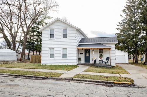 114 N 10th St, Watertown, WI, 53094-3906 | Card Image