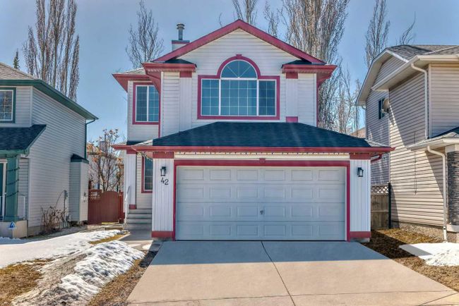 42 Bridlecreek Park Sw, Home with 5 bedrooms, 3 bathrooms and 4 parking in Calgary AB | Image 3