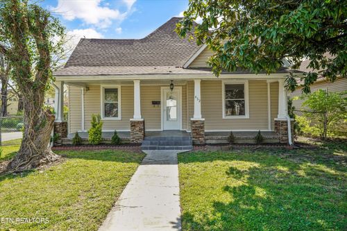 432 E Springdale Ave, Knoxville, TN, 37917-5033 | Card Image