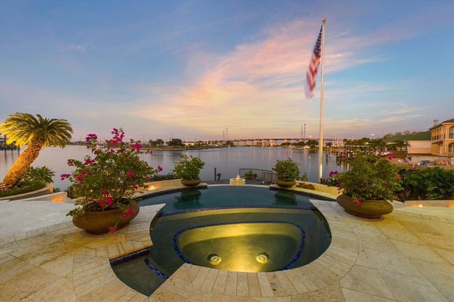 112 Bayou Ln, House other with 5 bedrooms, 10 bathrooms and 4 parking in Kemah TX | Image 46