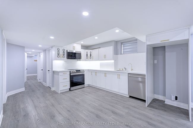 51 Stedford Cres, House other with 6 bedrooms, 5 bathrooms and 4 parking in Brampton ON | Image 46