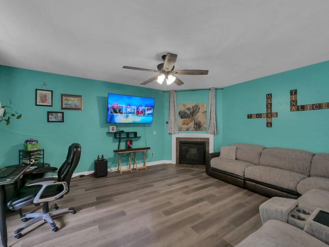 Living Room 2 | Image 10