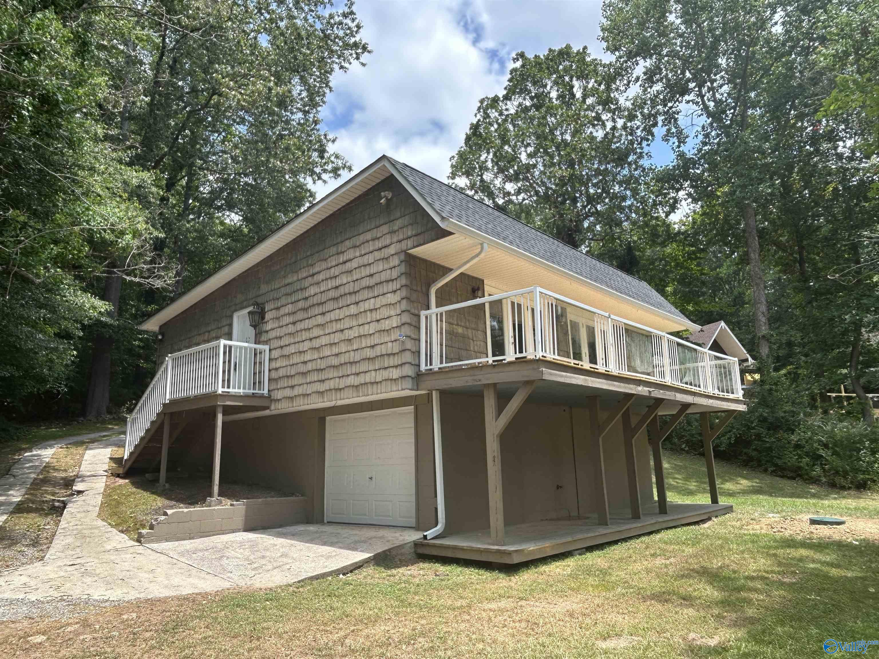 Douglas Dr, Guntersville, AL 35976