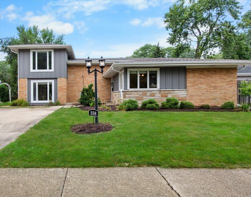 558 E Park Ave, Elmhurst, IL, 60126-3645 | Card Image