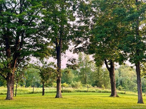 194 River Rd, Walden, NY, 12586-2813 | Card Image