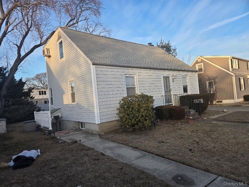 12 Carson St, Bethpage, NY, 11714-4104 | Card Image