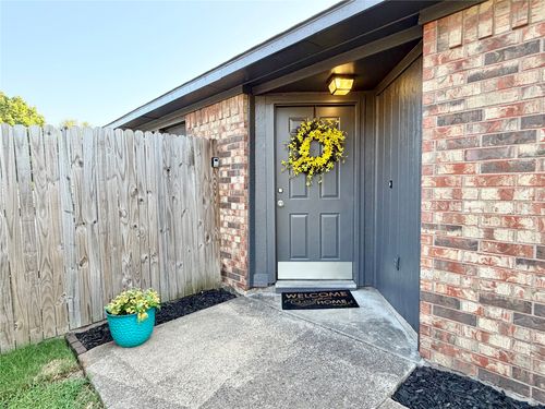 211 Stone Cir, Wylie, TX, 75098-4110 | Card Image