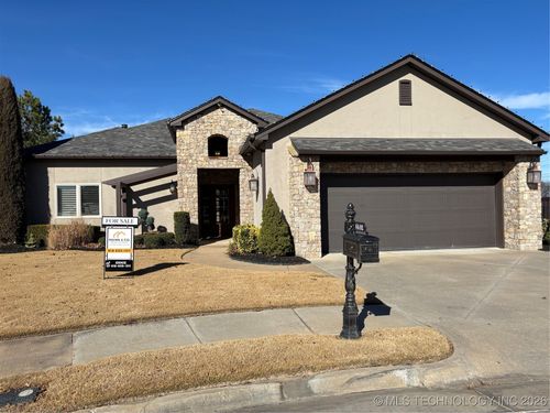 8402 S Nogales Street W, Tulsa, OK, 74132 | Card Image