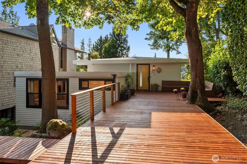 617 33rd Ave E, Seattle, WA, 98112-4301 | Card Image