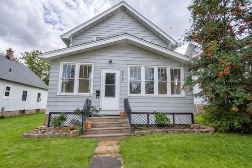 517 3rd St Nw, Chisholm, MN, 55719-1404 | Card Image