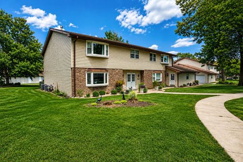 1845 Burgundy St, Schererville, IN, 46375 | Card Image