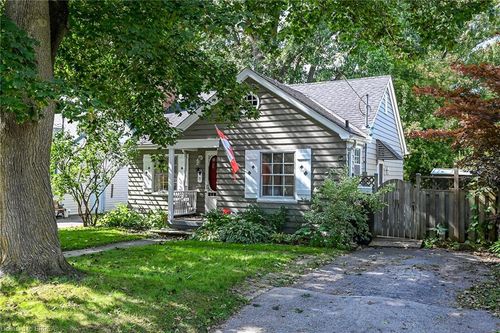 39 Balmoral Ave, London, ON, N5Y2K9 | Card Image