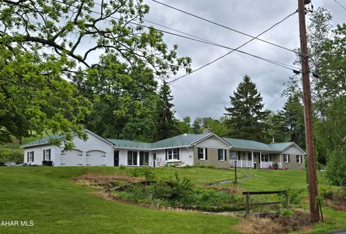 563 Lock Mountain Rd, Martinsburg, PA, 16662-6922 | Card Image